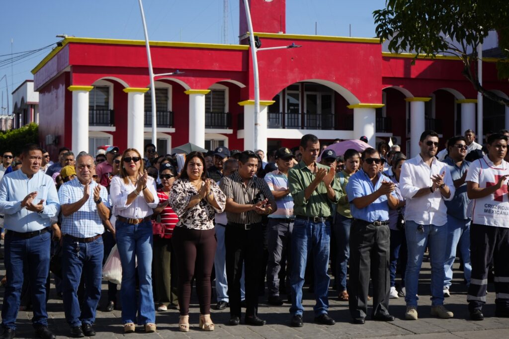 Presidenta y autoridades de Tenosique dando inicio a la Semana de Educación Vial 2026
