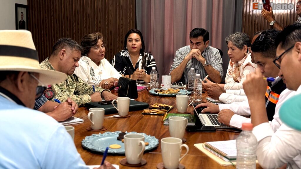 Reunión de autoridades municipales de Los Ríos