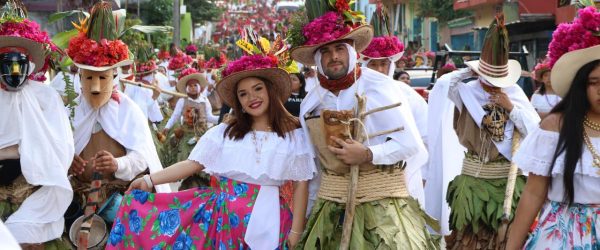 Elisa Nadine participa en el Danza del Pocho 2025