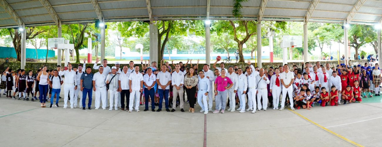 Inauguración de juegos deportivos estatales de educación básica en Tenosique