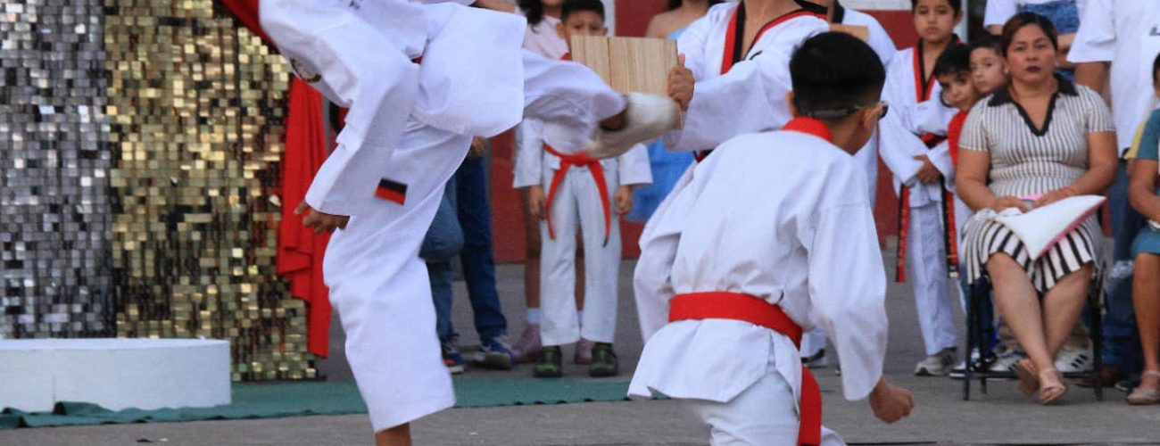 Niños del colegio tenosique en el evento Descubriendo Talento