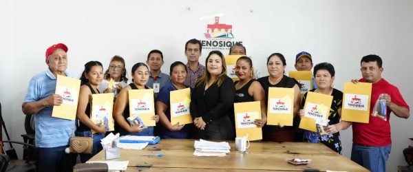 entrega oficial del reglamento, formatos oficiales y sellos a los Delegados Municipales de los 11 Centros Integradores de la demarcación