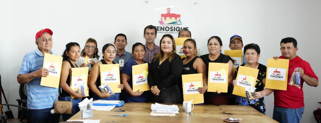 entrega oficial del reglamento, formatos oficiales y sellos a los Delegados Municipales de los 11 Centros Integradores de la demarcación