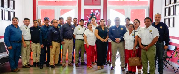 presidenta de tenosique con el secretario general del Sindicato Único de Trabajadores al Servicio del Estado de Tabasco