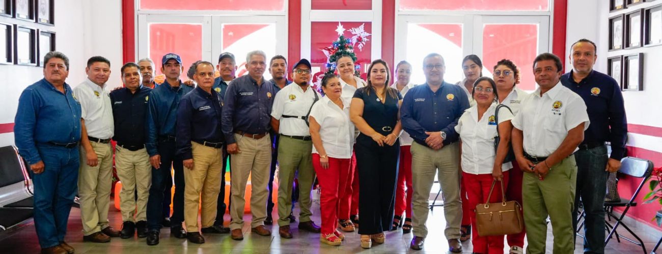 presidenta de tenosique con el secretario general del Sindicato Único de Trabajadores al Servicio del Estado de Tabasco