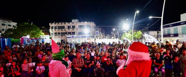 show navideño en el parque central