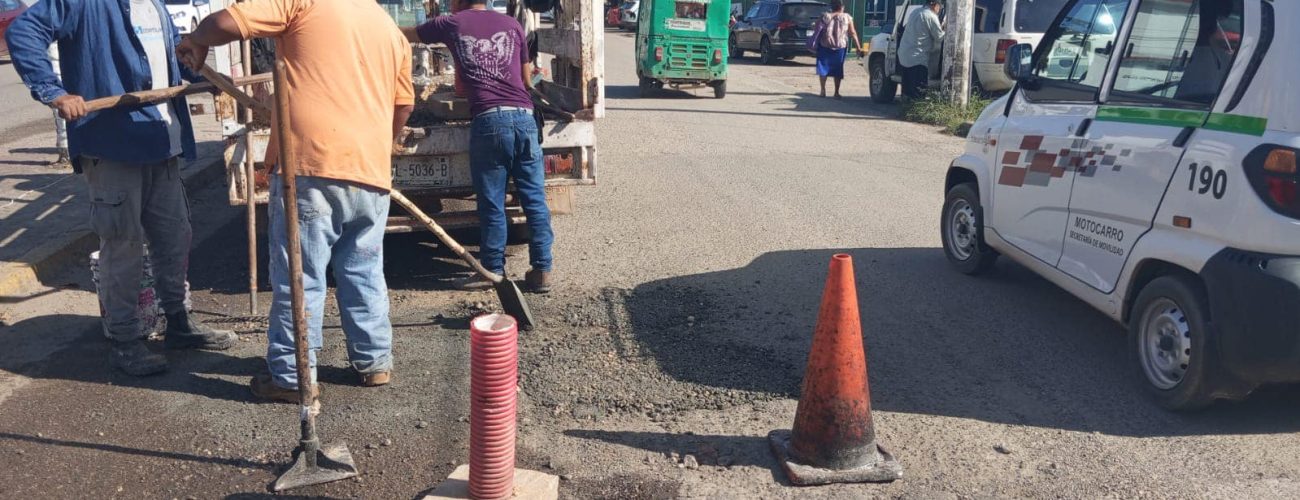 trabajos de bacheo para mejorar la vialidad urbana